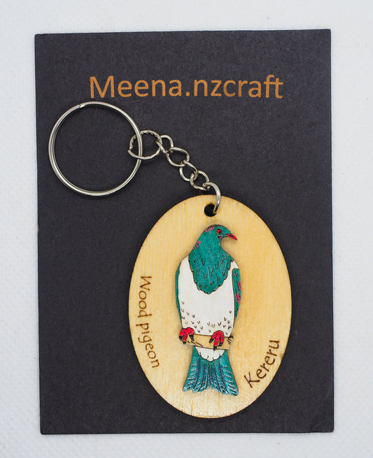 Wood pigeon (Kererū) Wooden Rimu Keychain