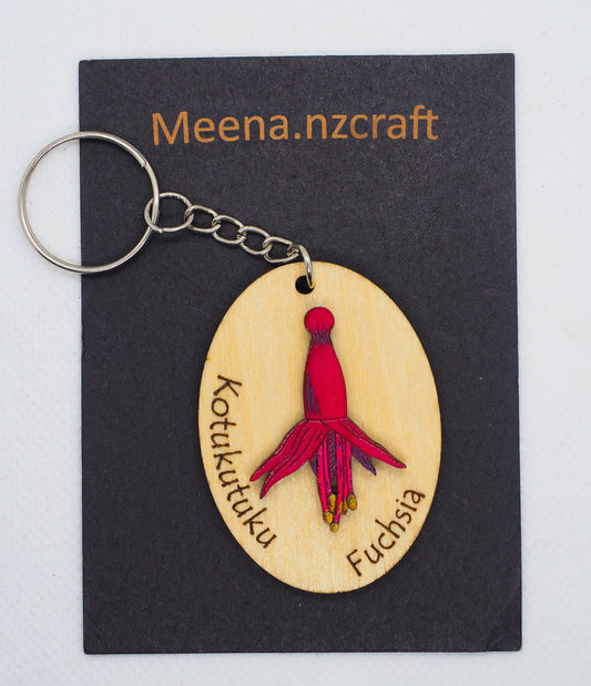 Fuchsia (Kōtukutuku) Wooden Rimu Keychain