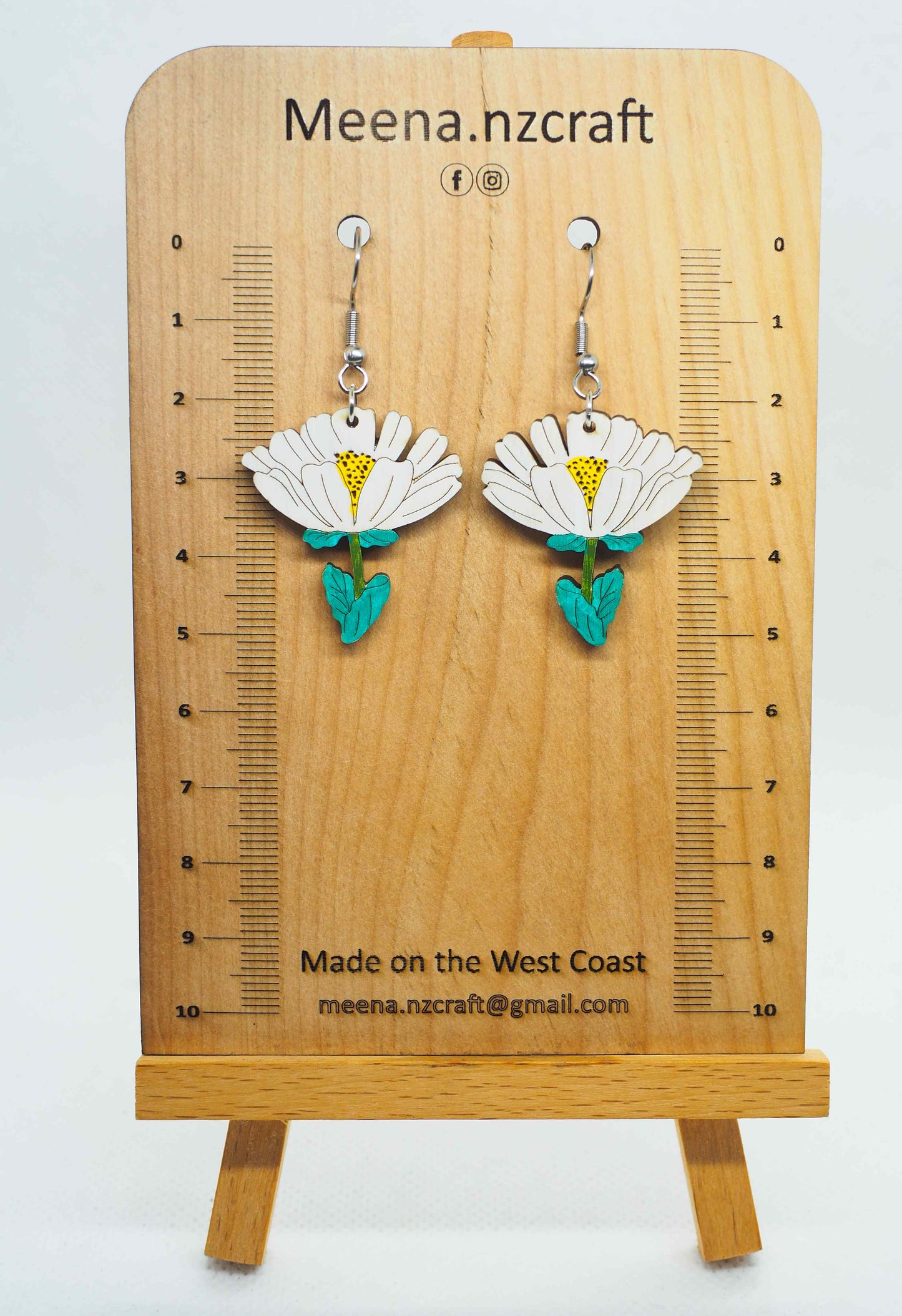 Mt Cook Lily Wooden Rimu Earrings