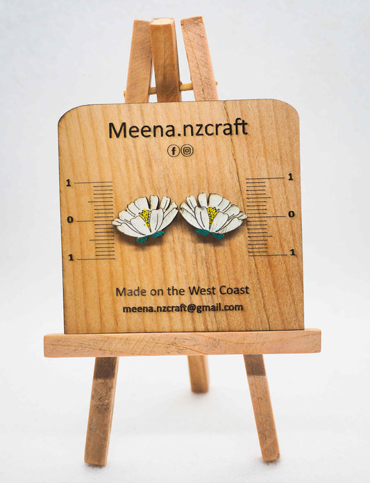 Mt Cook Lily Wooden Rimu Stud Earrings